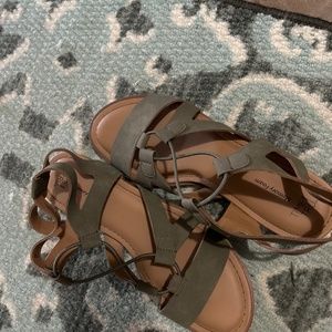 Ladies sandals